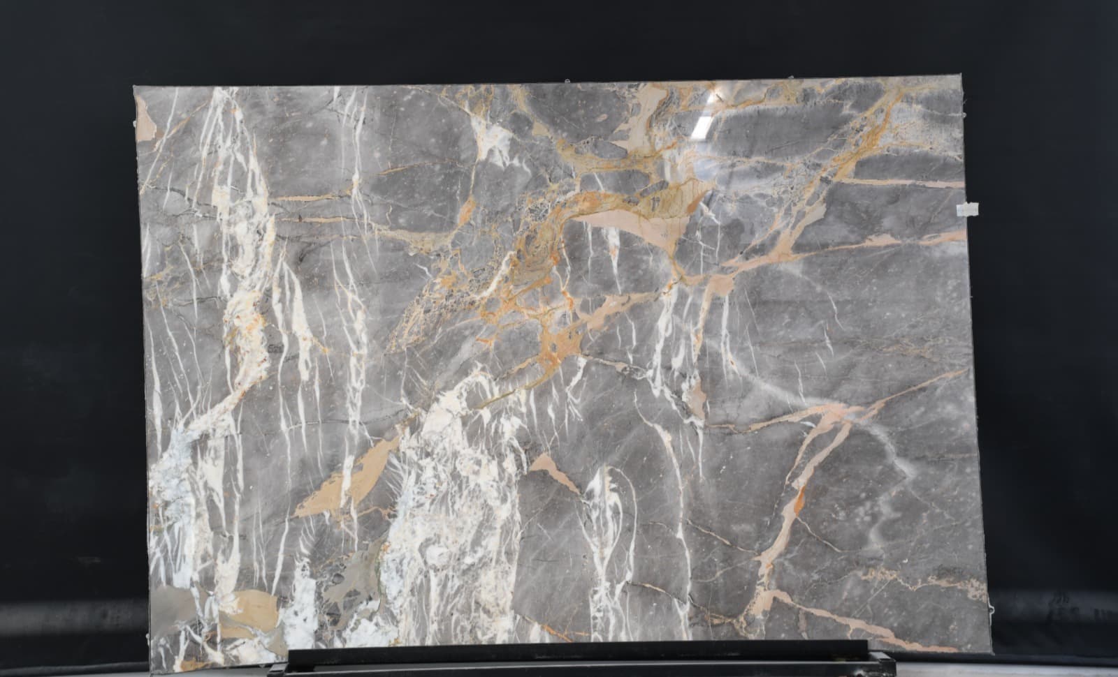 Baran Grey Polished detail 1