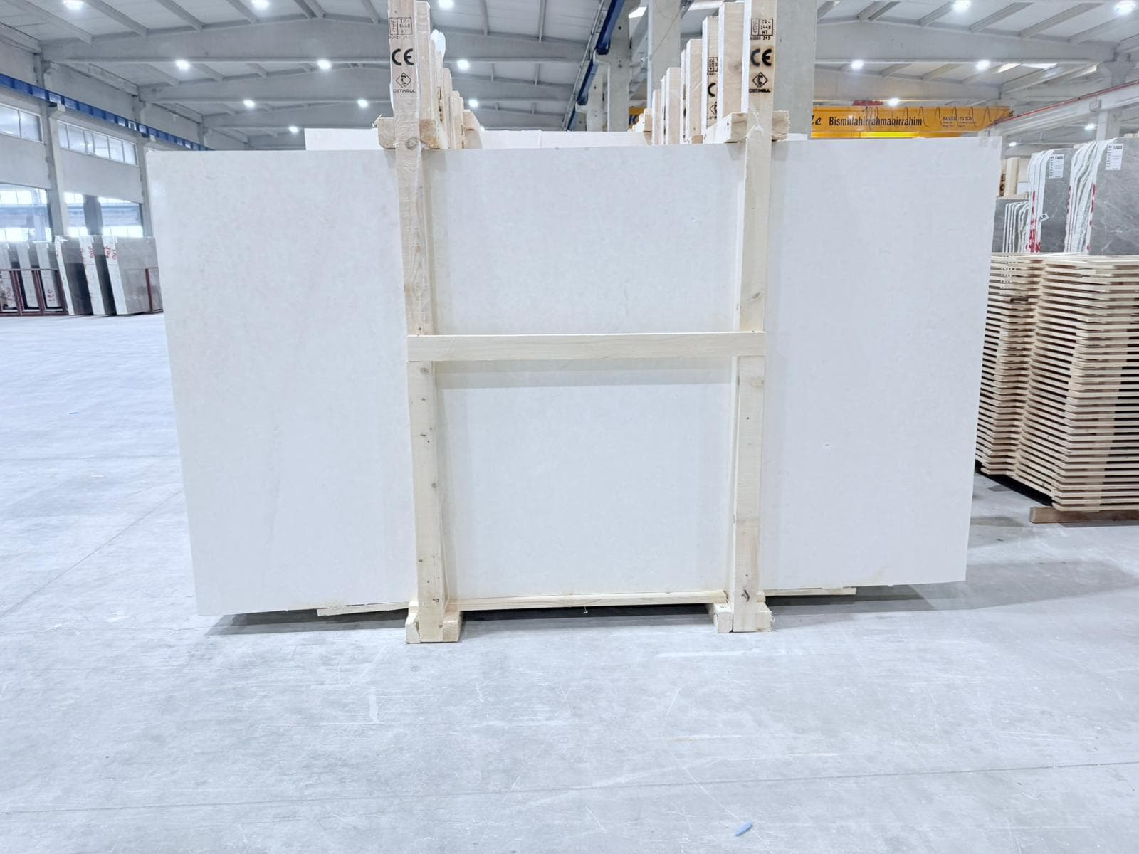 Cloudy Limestone Polished detail 1