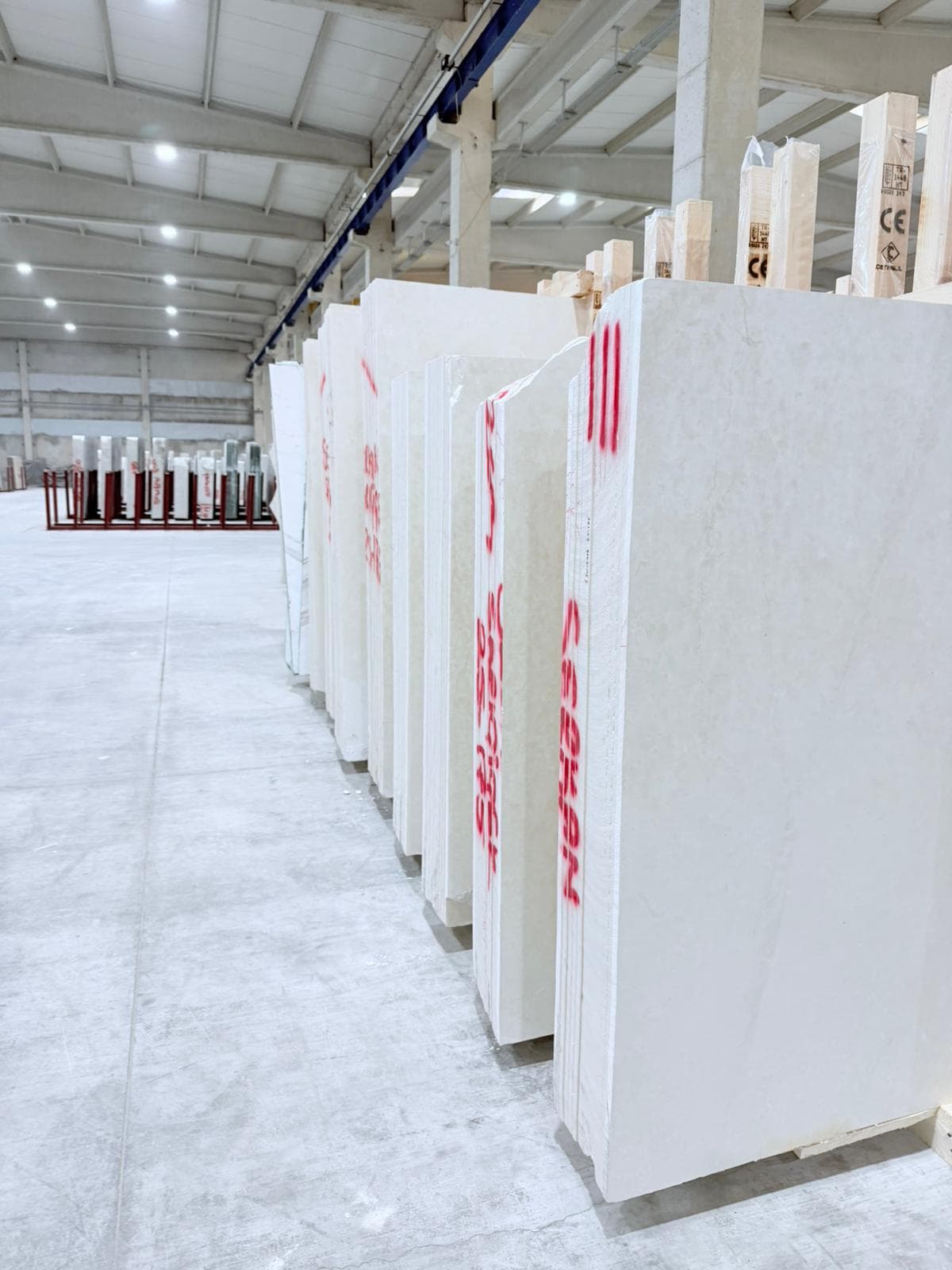 Cloudy Limestone Polished detail 2