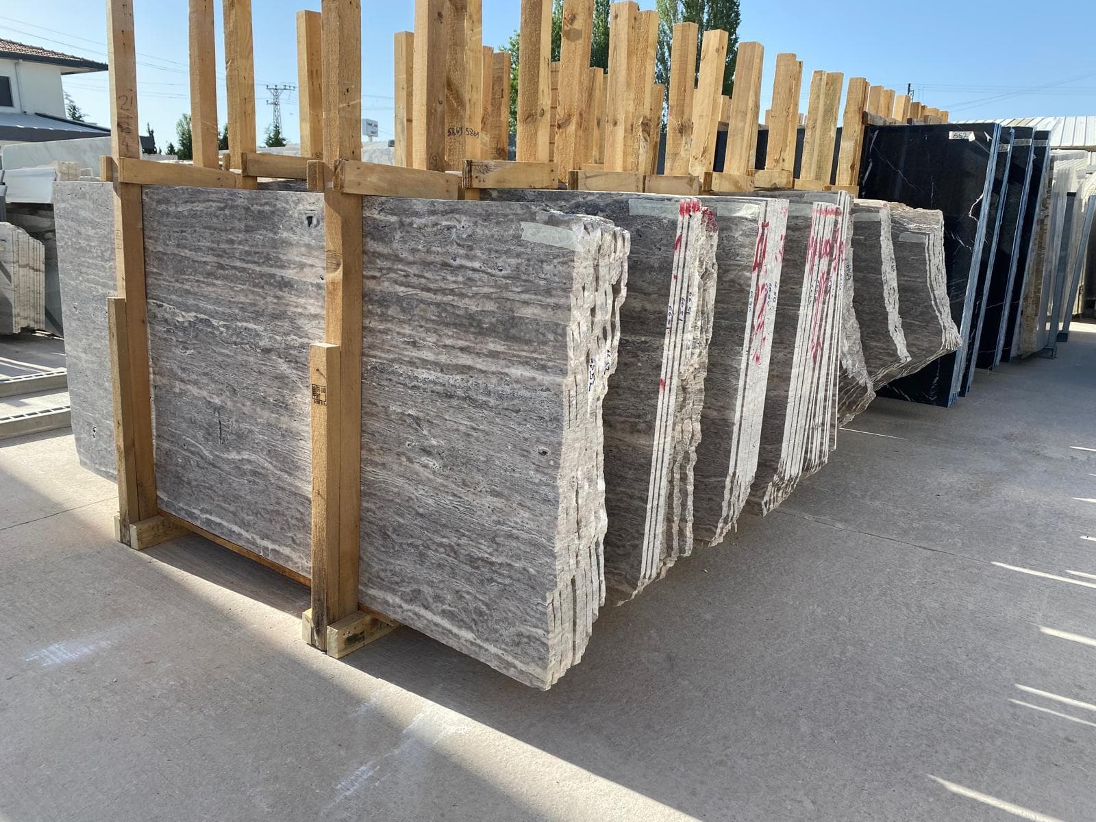 Silver Travertine Honed&Unfilled detail 2